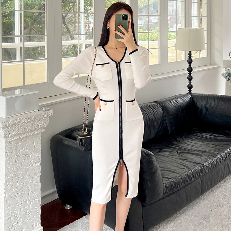 白ワンピース 白ニットワンピース 長袖タイト 黒パイピング膝下丈