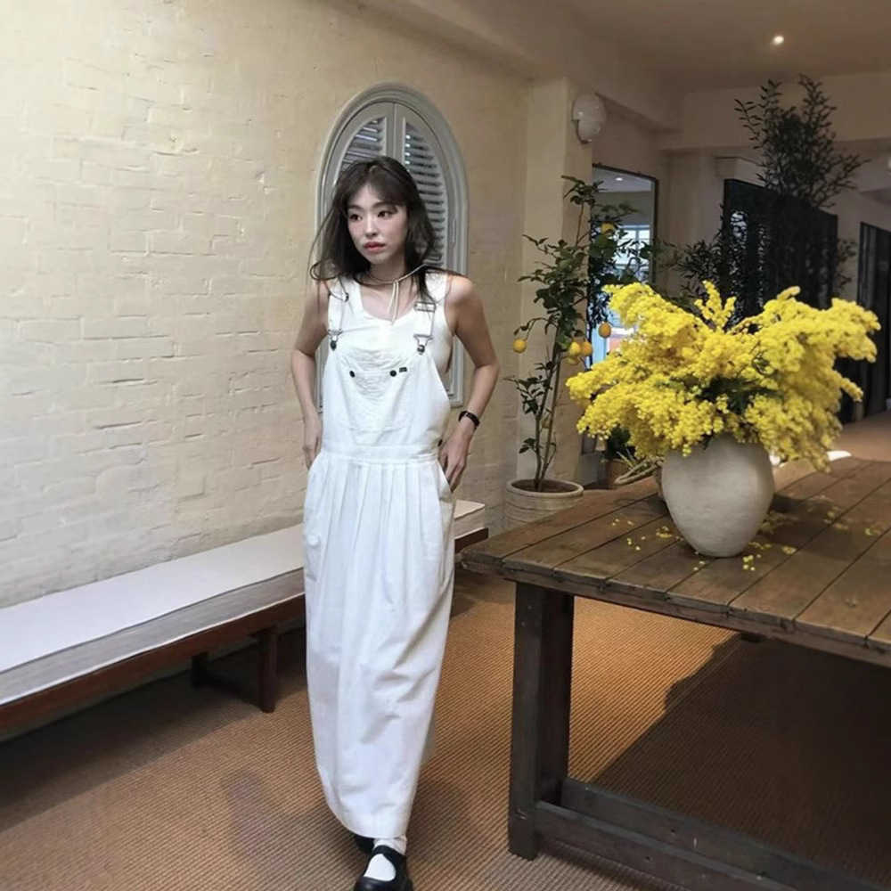 白ワンピース 優美なゆとりジャンパースカート