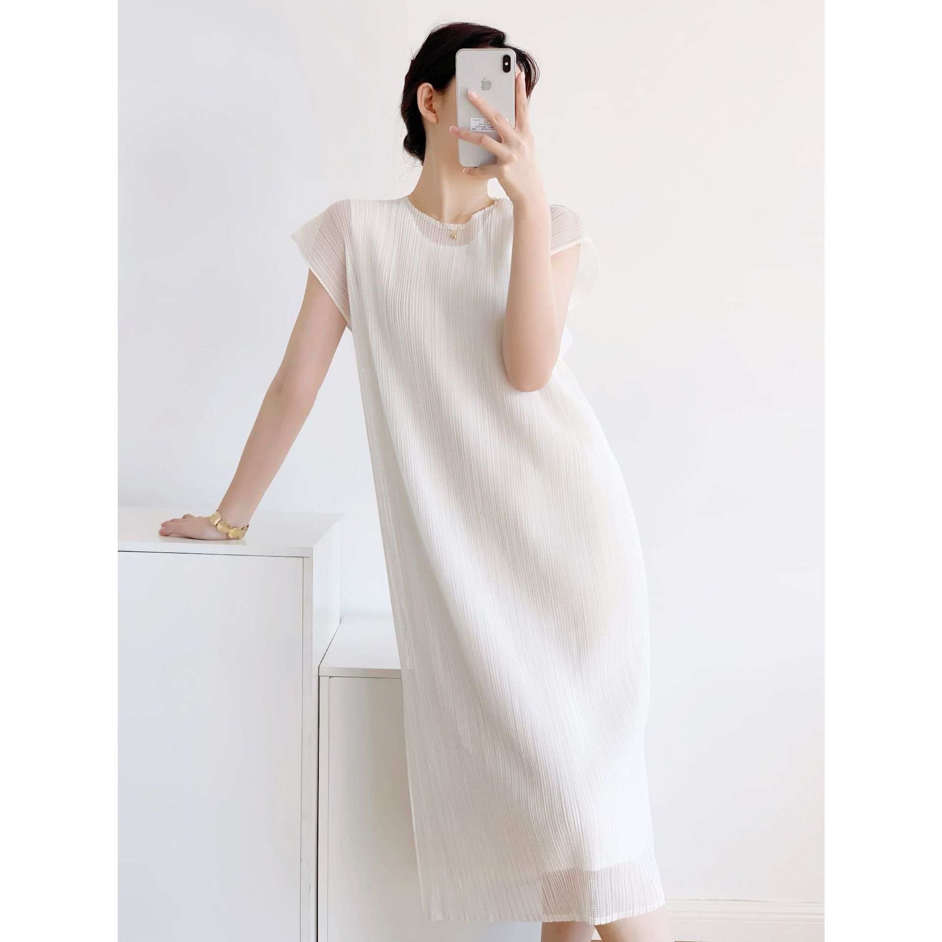 https://fulmo-img-server.com/whitelace/c7596df3-66ec-4dc8-b904-19d5a67ea7ea.jpg