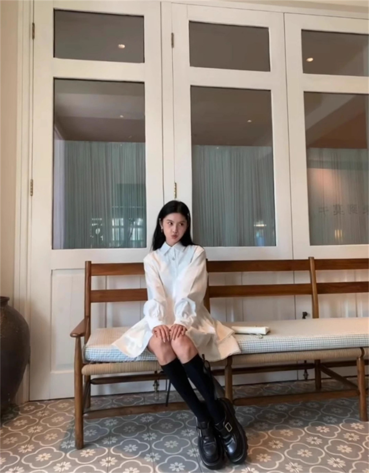 白ワンピース 春夏レース装飾長袖白シャツワンピース