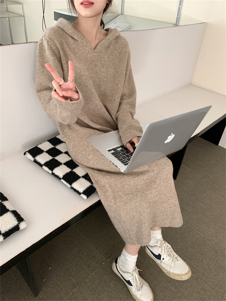 白ワンピース フード付きニットワンピース 肌にやさしい秋冬ロング丈