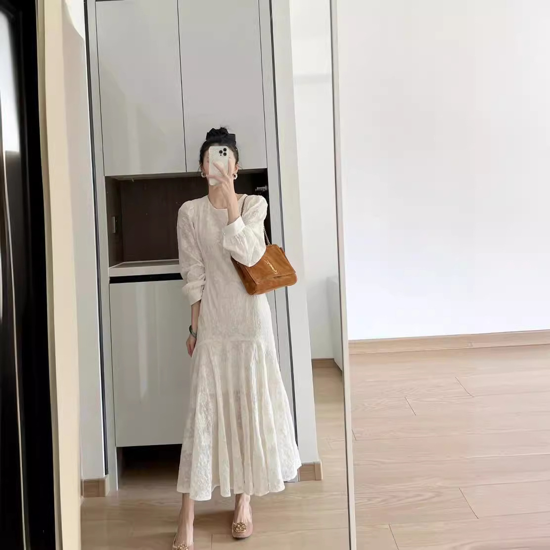 https://fulmo-img-server.com/whitelace/ecaa8579-1556-4ae3-b015-56595f7044f5.jpg