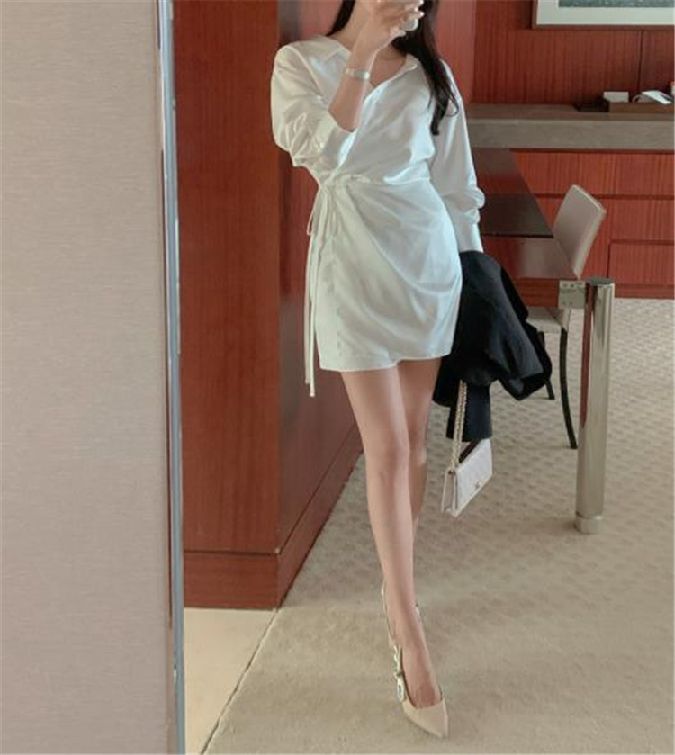 白ワンピース 上品な着こなしが叶う白シャツワンピース