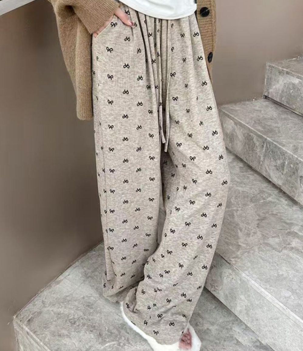 https://fulmo-img-server.com/widefitstyle/1755579720298_90wpak8l_y48q0qlw.jpeg