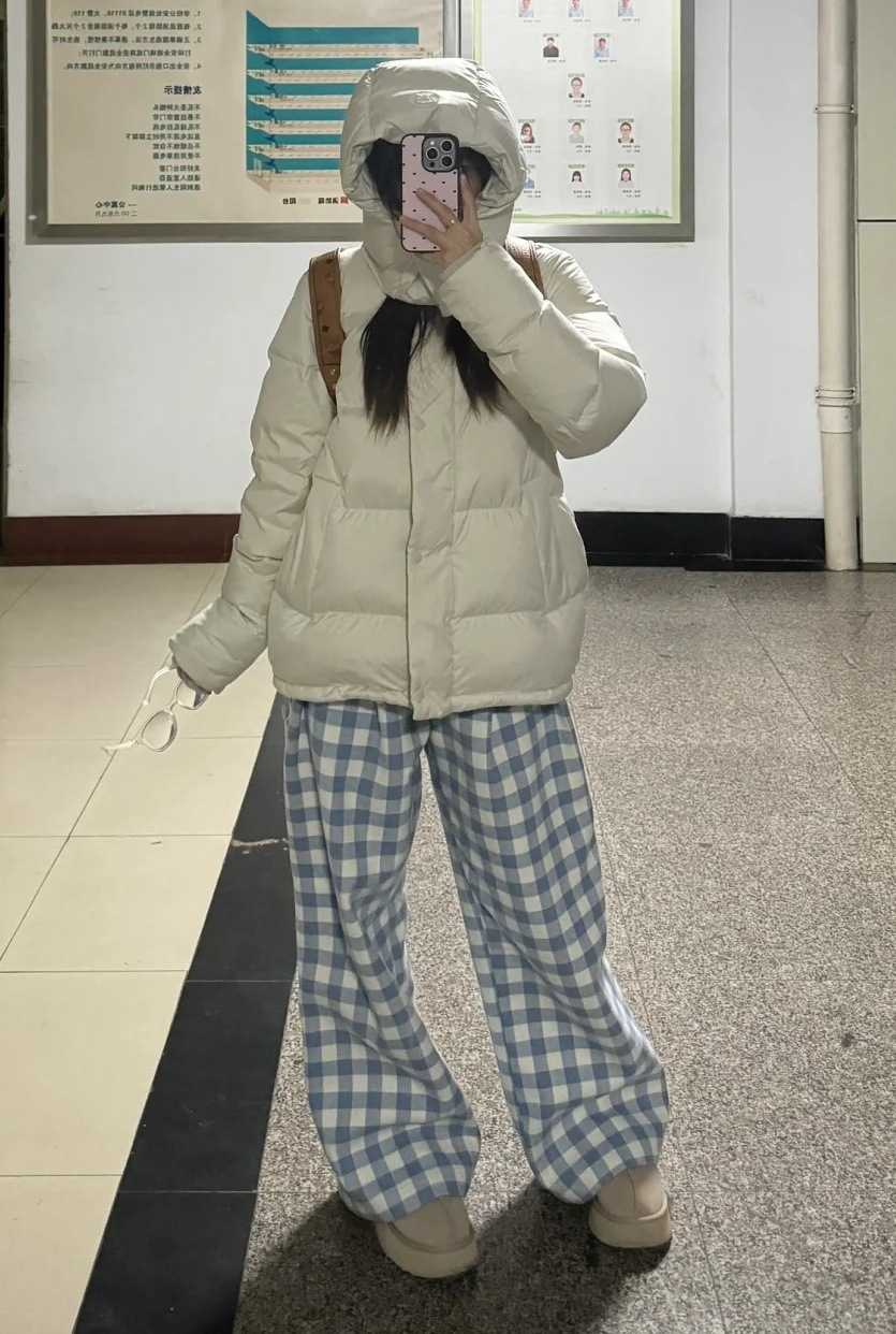 チェック柄で魅せる!スタイルアップ間違いなしのレディースのワイドパンツ5選