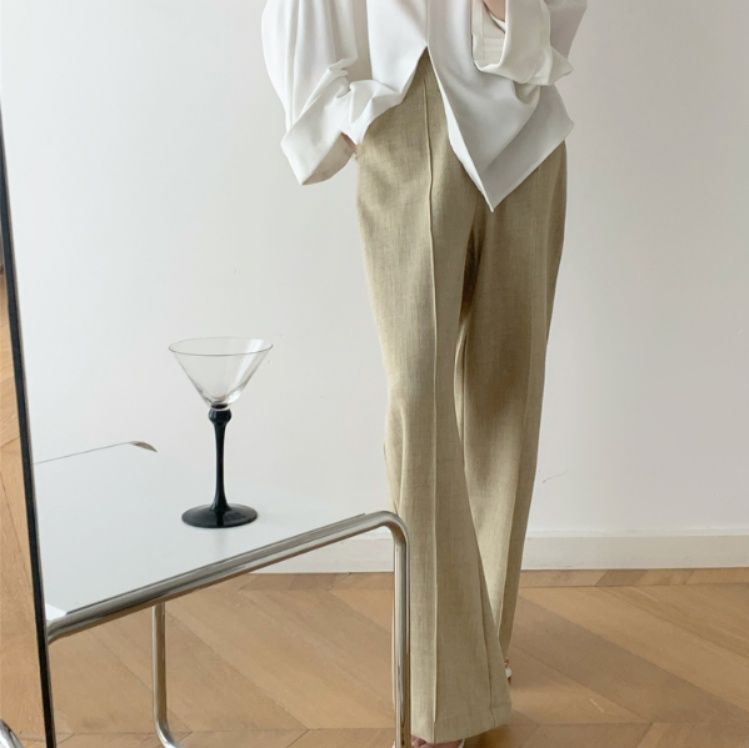 レディースワイドパンツ ハイウエストタックパンツ 流行のワイドシルエット