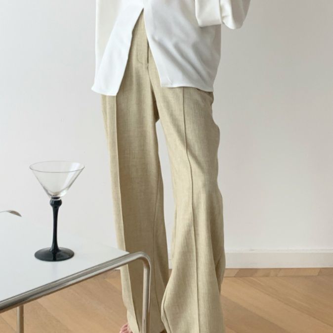 レディースワイドパンツ ハイウエストタックパンツ 流行のワイドシルエット