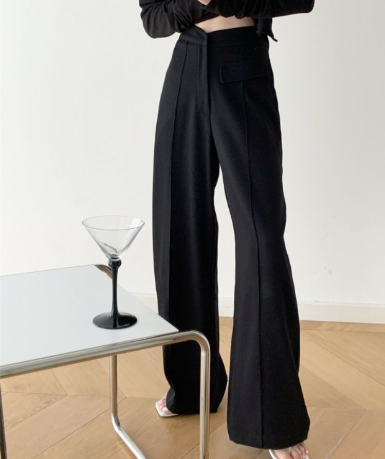 レディースワイドパンツ ハイウエストタックパンツ 流行のワイドシルエット