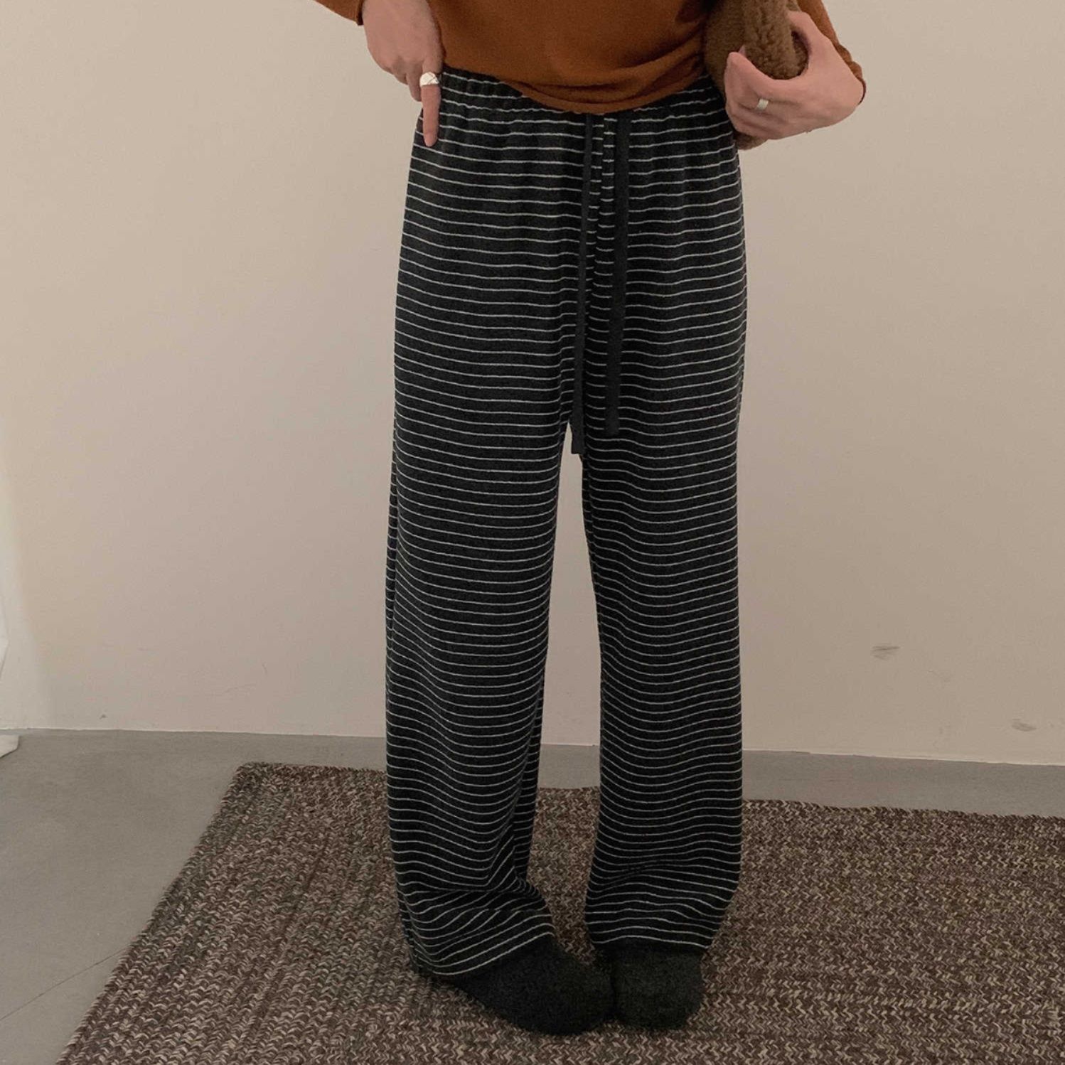 レディースワイドパンツ 今季必須アイテム ストライプ柄スウェットワイドパンツ