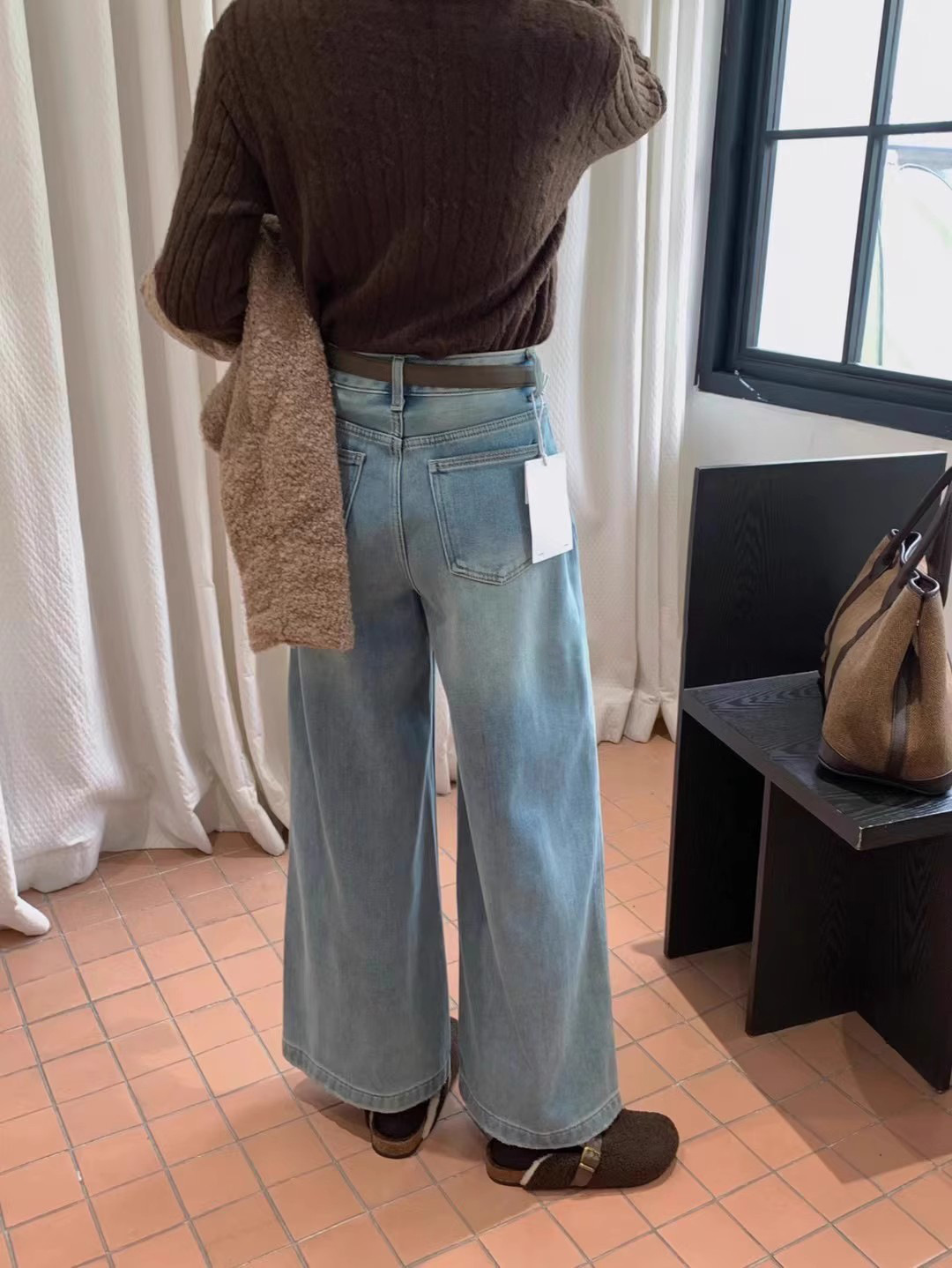 レディースワイドパンツ ゆったりシルエット裾切りっぱなしハイウエストワイドデニム