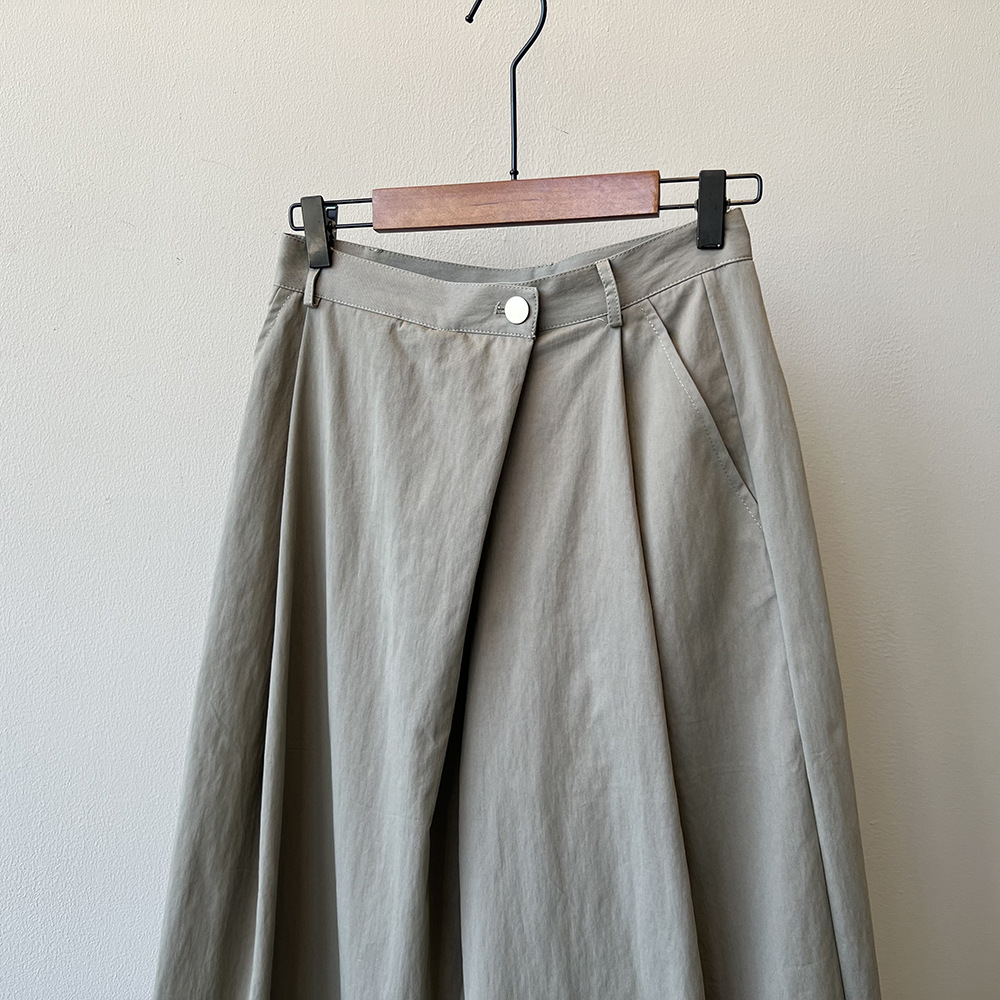 レディースワイドパンツ 洗練タックフレアワイドパンツ