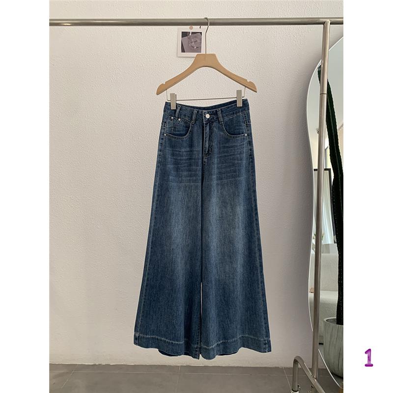 https://fulmo-img-server.com/widefitstyle/8a52fbd1-d0d2-430b-8d18-7a6e4a96711b.jpg