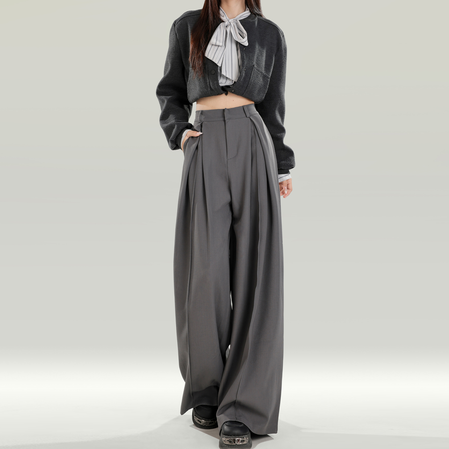 https://fulmo-img-server.com/widefitstyle/ca98b9cc-3c5b-44f7-9dac-74b54b5b8be7.jpg