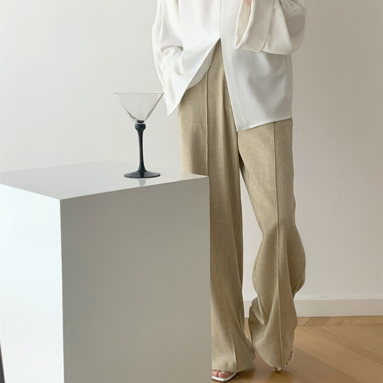 レディースワイドパンツ ハイウエストタックパンツ 流行のワイドシルエット