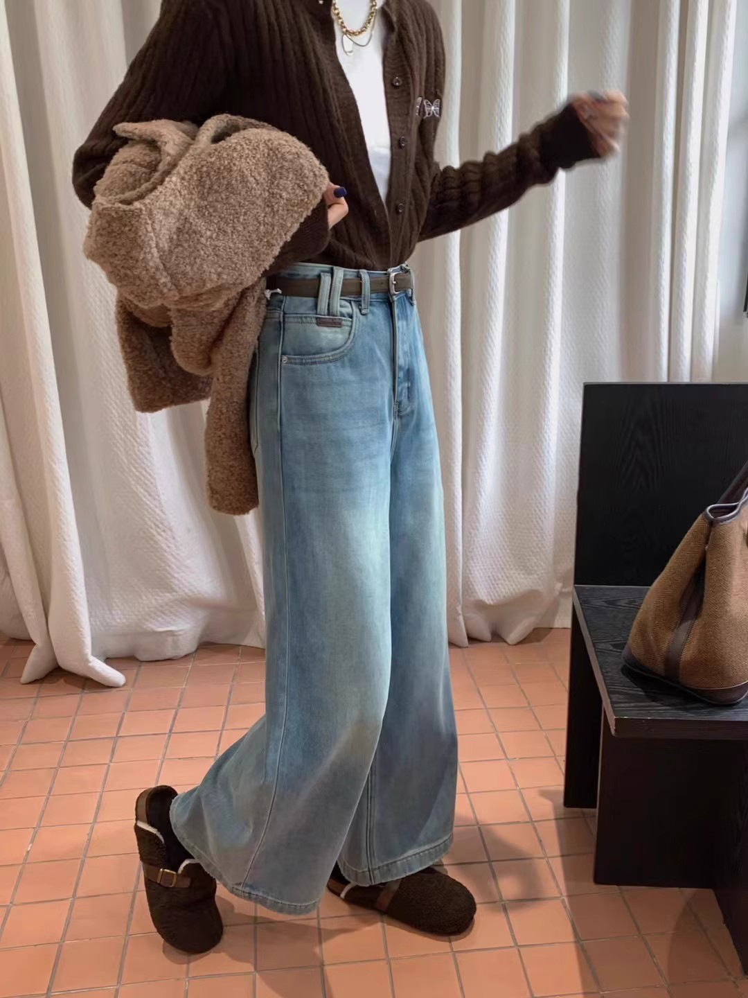 レディースワイドパンツ ゆったりシルエット裾切りっぱなしハイウエストワイドデニム