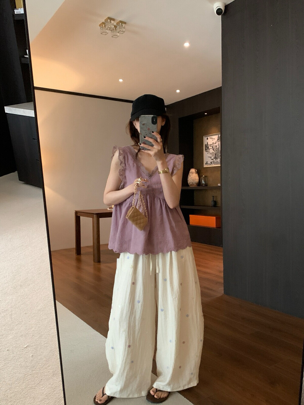 https://fulmo-img-server.com/widefitstyle/faa42922-e16f-4cd1-bef7-87f04fb280a5.jpg