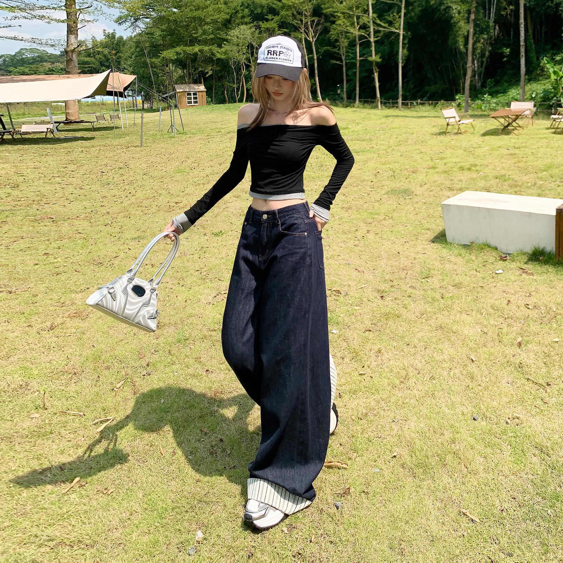 ゆとりのある快適デニムワイドパンツ