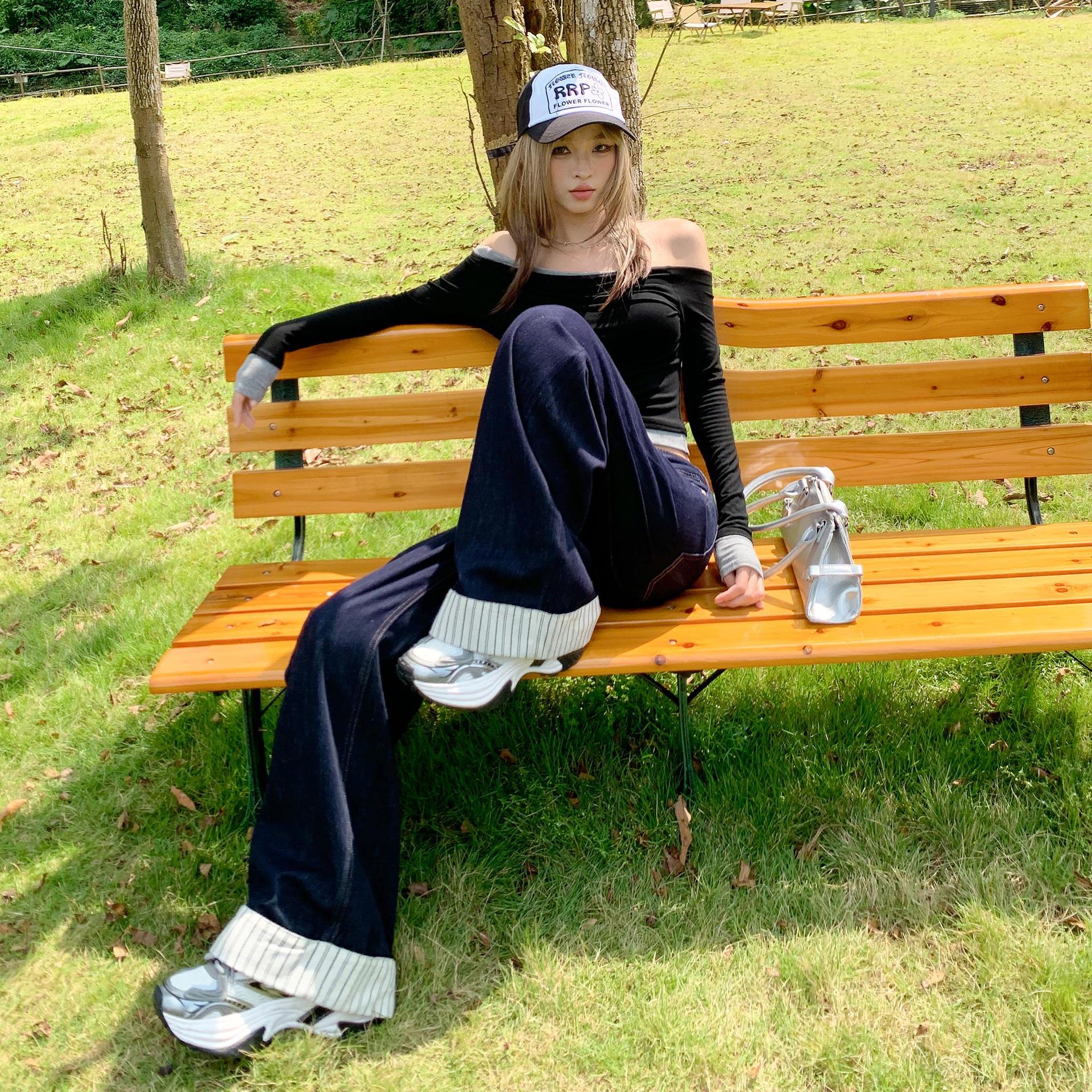 ゆとりのある快適デニムワイドパンツ