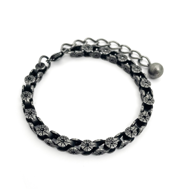 メンズブレスレット 重厚感ある彫刻模様チェーン連結シンプルブレスレット