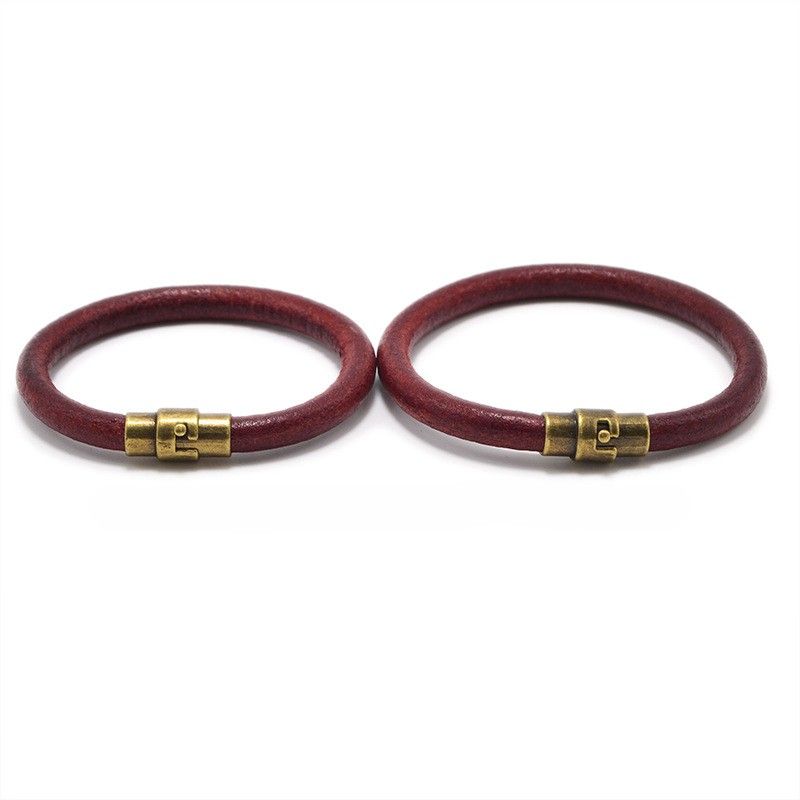 https://fulmo-img-server.com/wriststyle/1754628862823_29oudixf_rlygyc42.jpeg