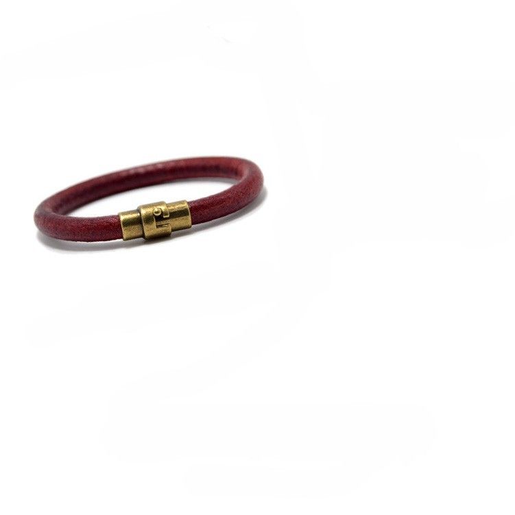 https://fulmo-img-server.com/wriststyle/1754628863601_yfhtguio_1tmd9jjs.jpeg