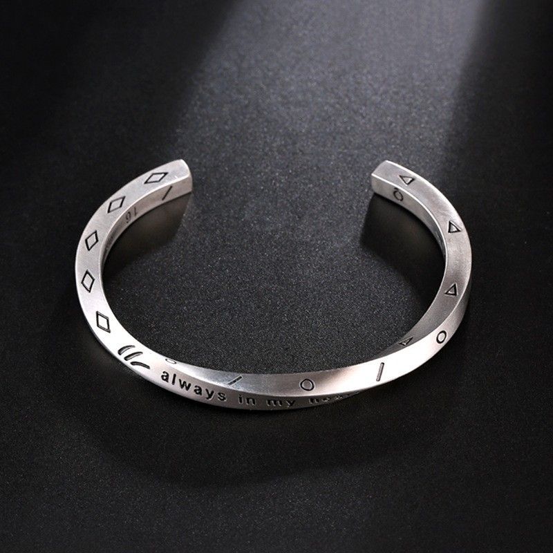 https://fulmo-img-server.com/wriststyle/1754631298214_s6s6aicg_aqyfqgva.jpeg