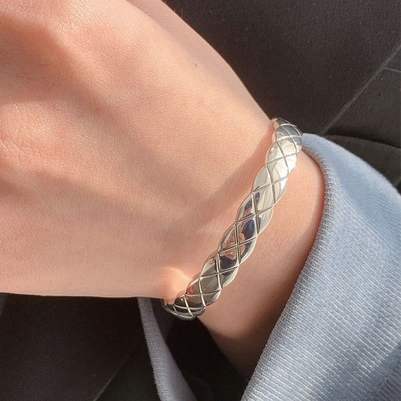 https://fulmo-img-server.com/wriststyle/1754631299003_a7bosg8o_fco5ys9g.jpeg