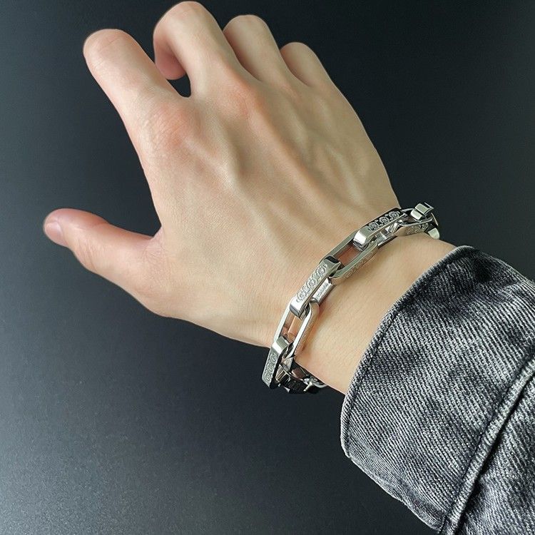 https://fulmo-img-server.com/wriststyle/1754705984327_kldeqg8l_giy0p7tk.jpeg