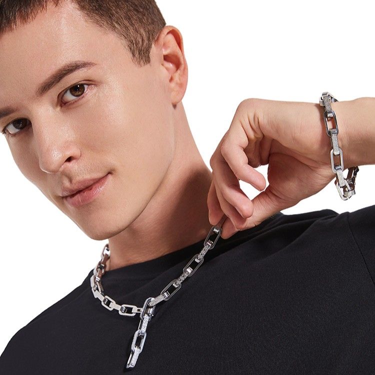 https://fulmo-img-server.com/wriststyle/1754705986694_hn0v2hhb_q8udujgw.jpeg