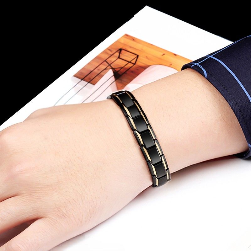 https://fulmo-img-server.com/wriststyle/1754715696066_g7dhey6n_9kawpn5i.jpeg