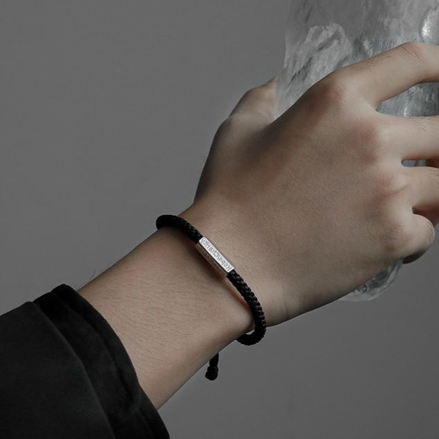 https://fulmo-img-server.com/wriststyle/1755571465864_erf96jov_qxtigec8.jpeg
