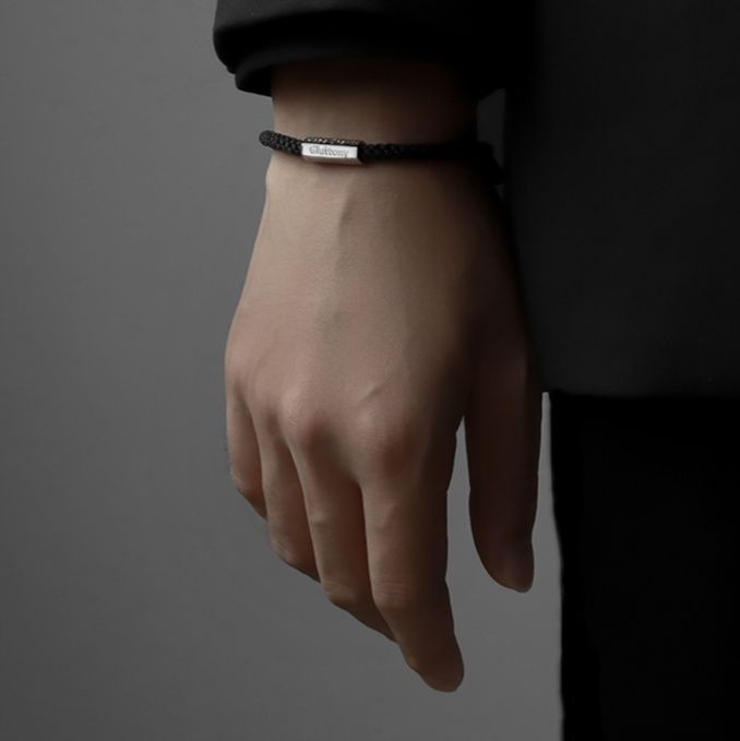 https://fulmo-img-server.com/wriststyle/1755571502251_sa2iudtd_gb0jbc3v.jpeg