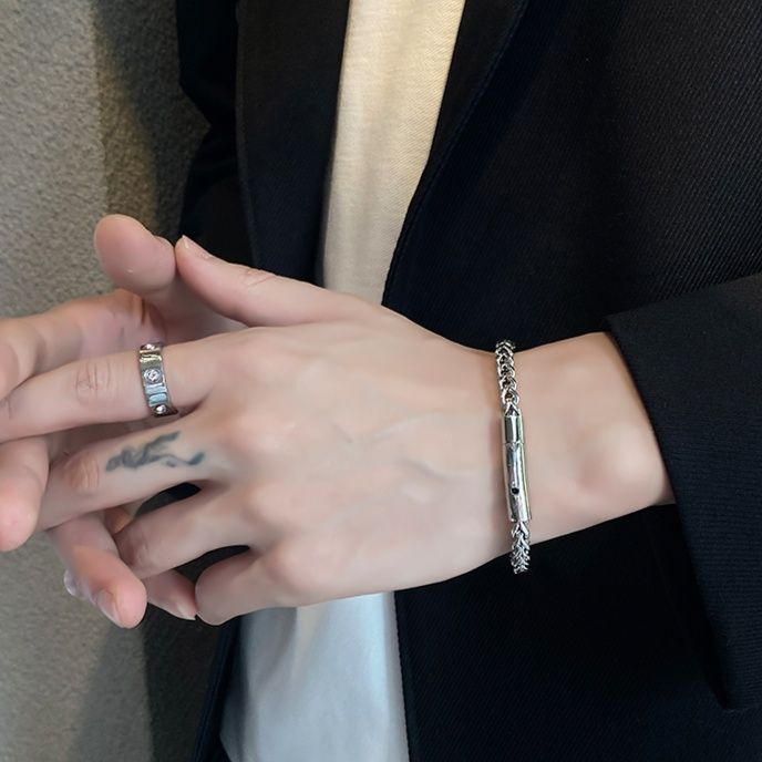 https://fulmo-img-server.com/wriststyle/1755572436659_8oyjk9wk_f4mg3y3l.jpeg