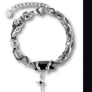 https://fulmo-img-server.com/wriststyle/1756871083376_9eklt0nl_7330jk2m.jpeg