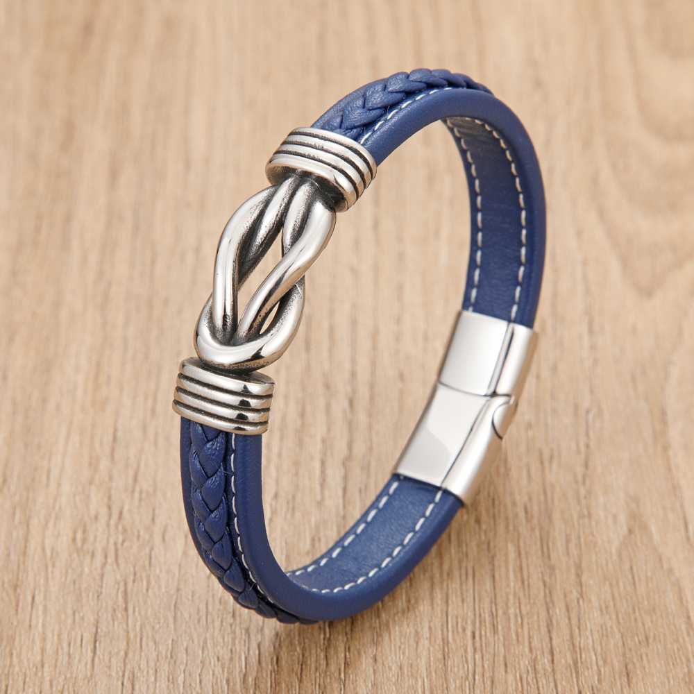 爽やかな印象に！青のブレスレットでメンズの魅力を引き立てる5選