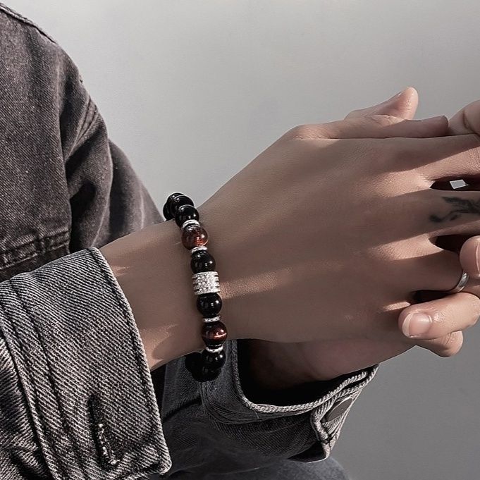 https://fulmo-img-server.com/wriststyle/1759890602456_m2ss9108_mzs0aj49.jpeg