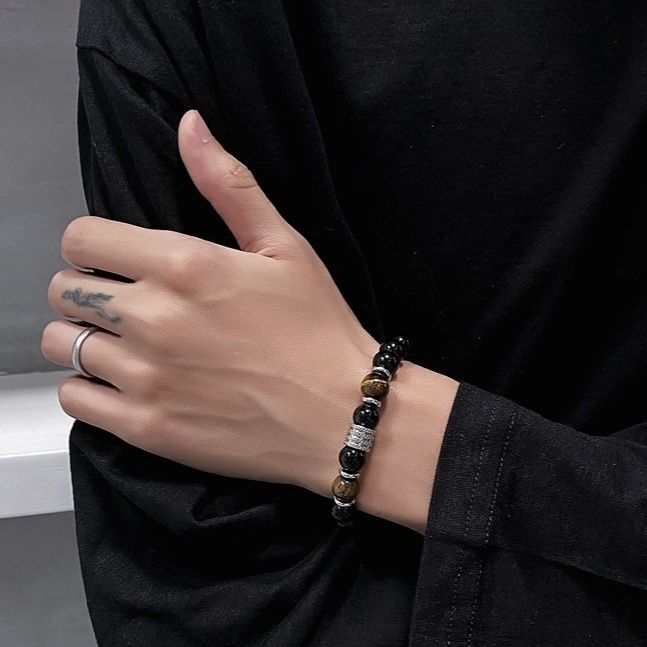 https://fulmo-img-server.com/wriststyle/1759890627643_tieis81w_j85pn66c.jpeg