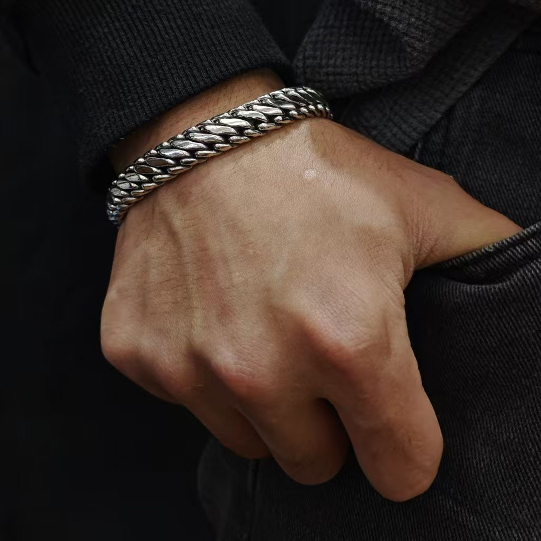 https://fulmo-img-server.com/wriststyle/1d9ca21e-4ffd-4947-b469-eeb4997f9442.jpg