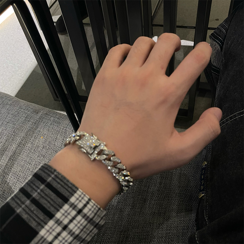 ブレスレットメンズ 煌めく王者の鎖