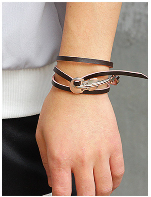 https://fulmo-img-server.com/wriststyle/238d1d1d-32d0-425d-afa9-57a50390b6db.jpg