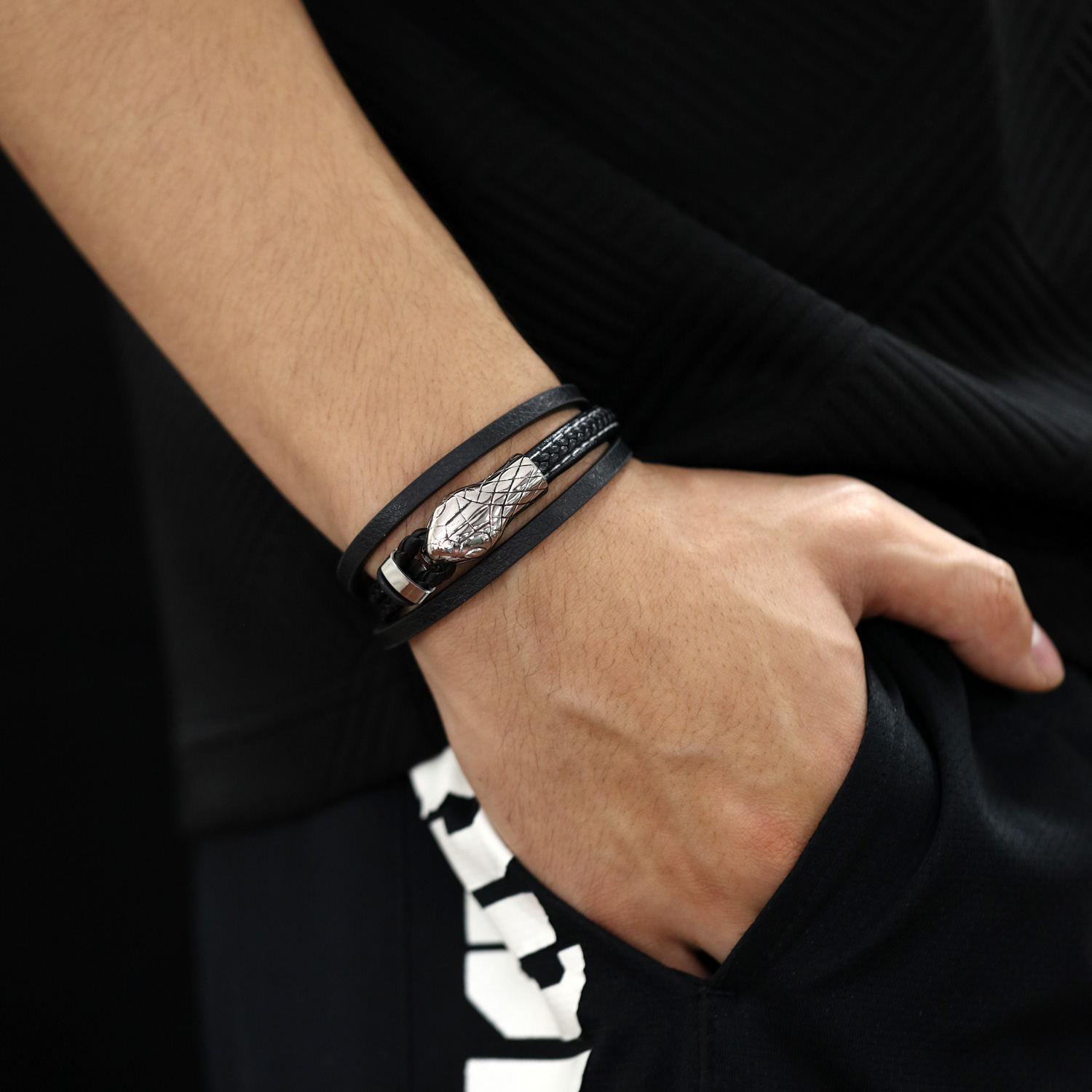 メンズブレスレット 蛇モチーフ本革レザー編み込み装飾ブレスレット