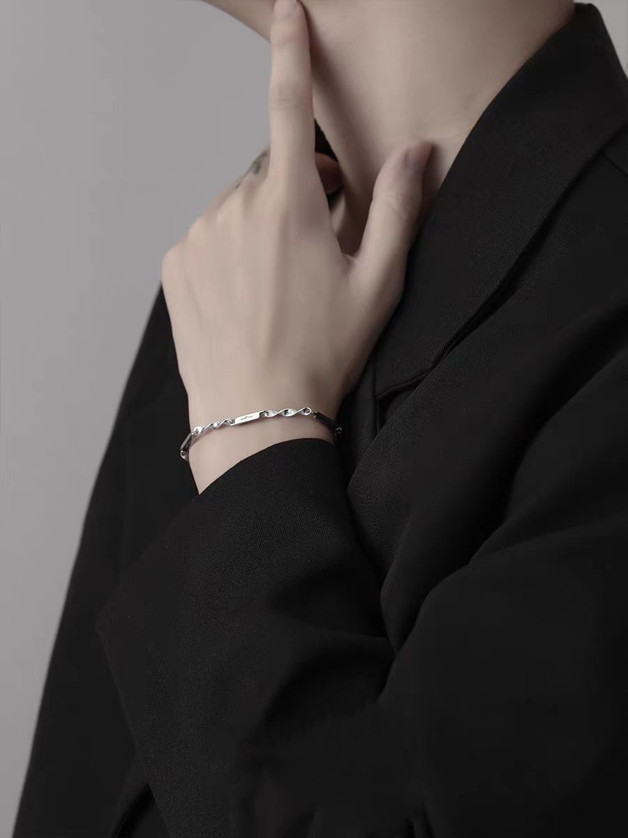 https://fulmo-img-server.com/wriststyle/2b526be1-36e2-494e-a086-64b7fb2032e7.jpg