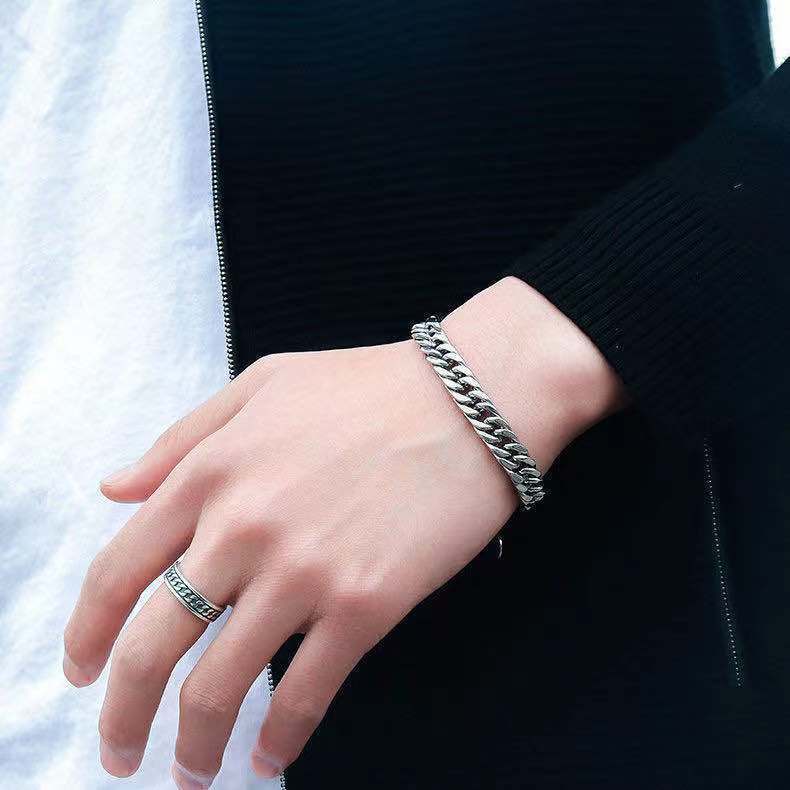 https://fulmo-img-server.com/wriststyle/31385177-3d32-4183-ac81-fac367e5030c.jpg