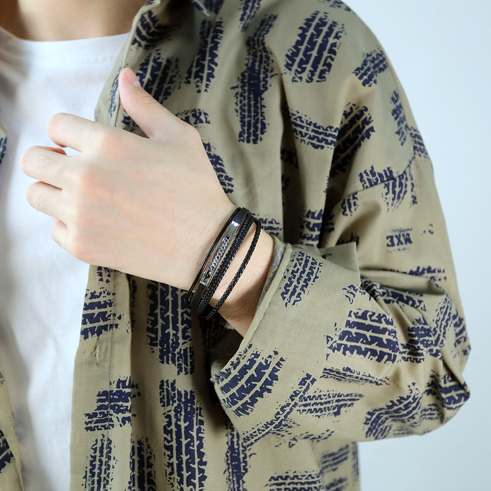 https://fulmo-img-server.com/wriststyle/60e1c6e4-3997-4b7f-8bc8-2f7b9788bcbf.jpg