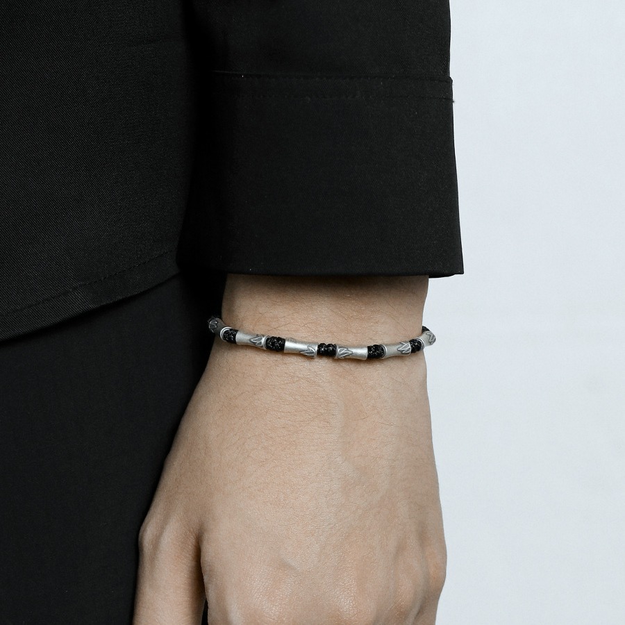 https://fulmo-img-server.com/wriststyle/648dee5c-b169-47bd-8e3d-c9ec9b27b0f7.jpg