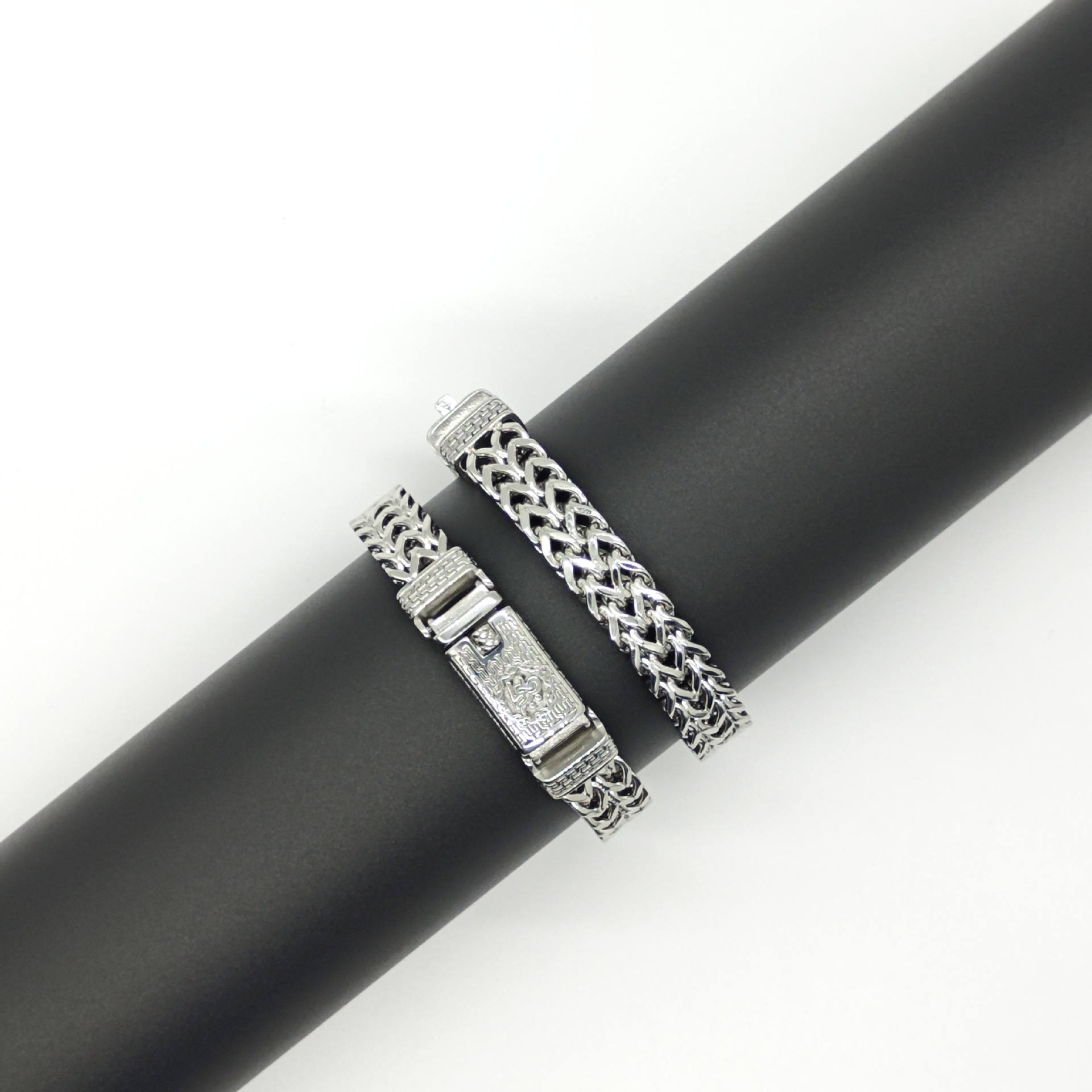 メンズブレスレット 二重編み込みチェーン彫刻留め具メンズブレスレット