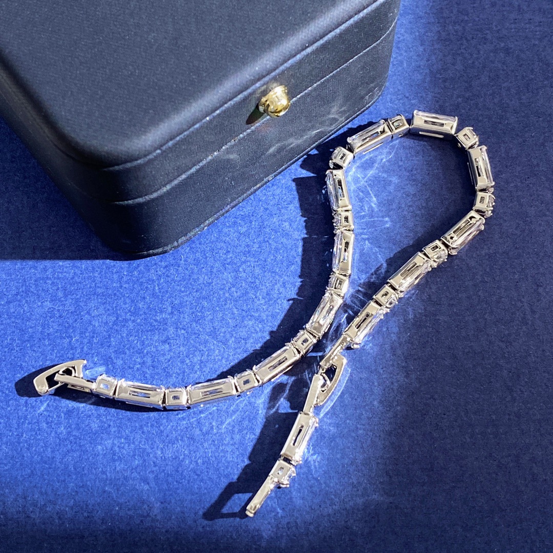 https://fulmo-img-server.com/wriststyle/6e4ce3d3-d71e-4ab4-8c9c-87a3704b5636.jpg
