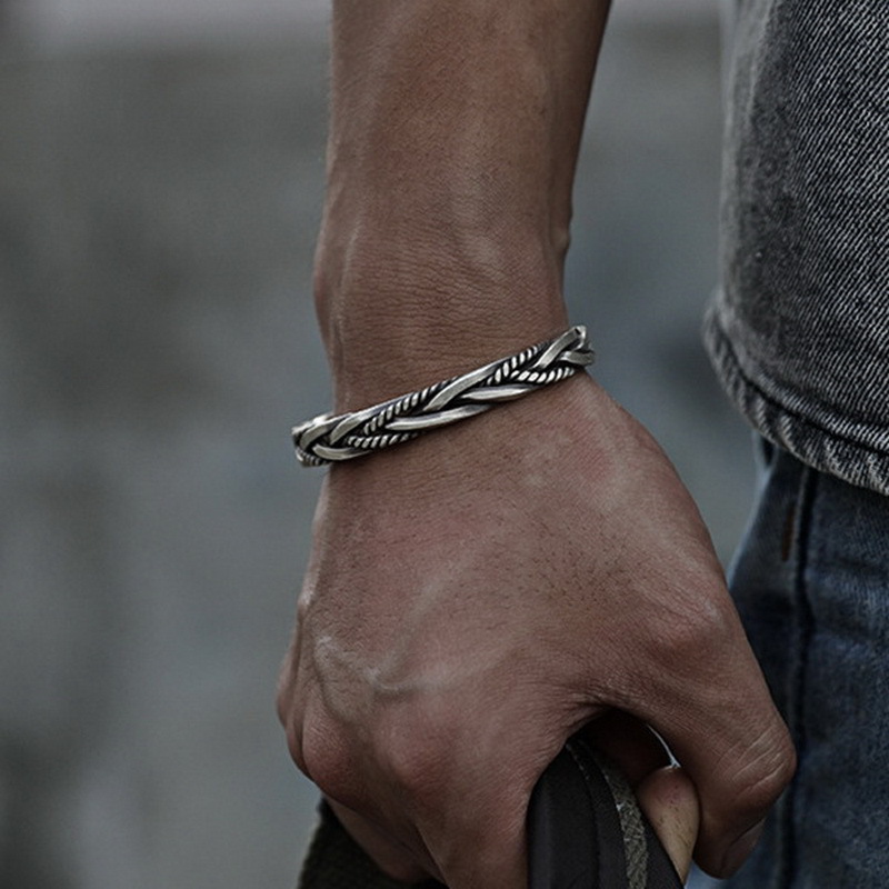 https://fulmo-img-server.com/wriststyle/799a6bbc-7244-4677-a671-0c33fd26560e.jpg