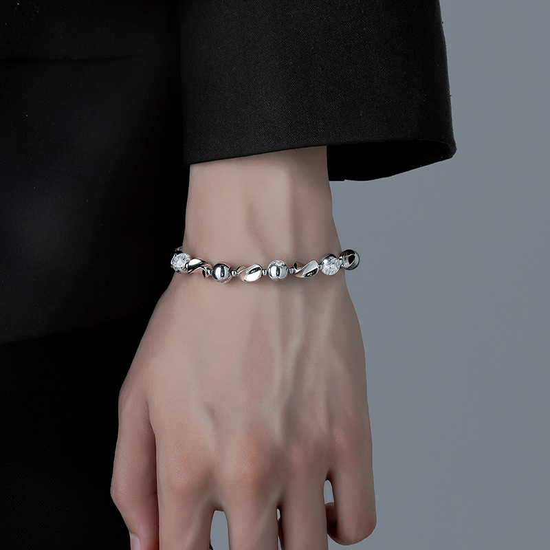 https://fulmo-img-server.com/wriststyle/7ec05ccc-68e7-4857-94a4-ff4c13d76d15.jpg