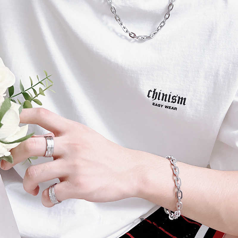 https://fulmo-img-server.com/wriststyle/9311ffe6-17d9-4f24-8977-f8414f569433.jpg